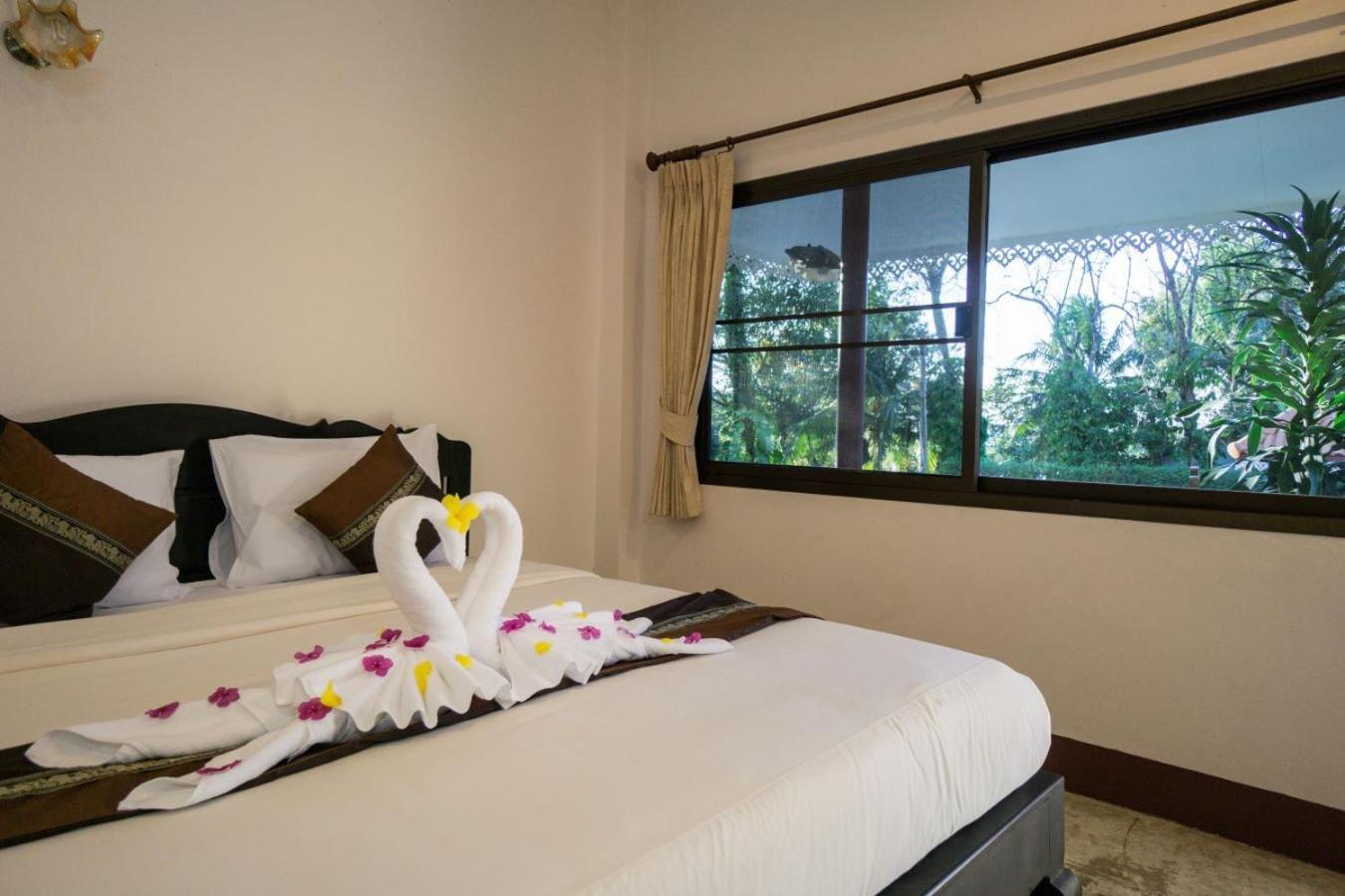 Standard Double or Twin Room Hillside